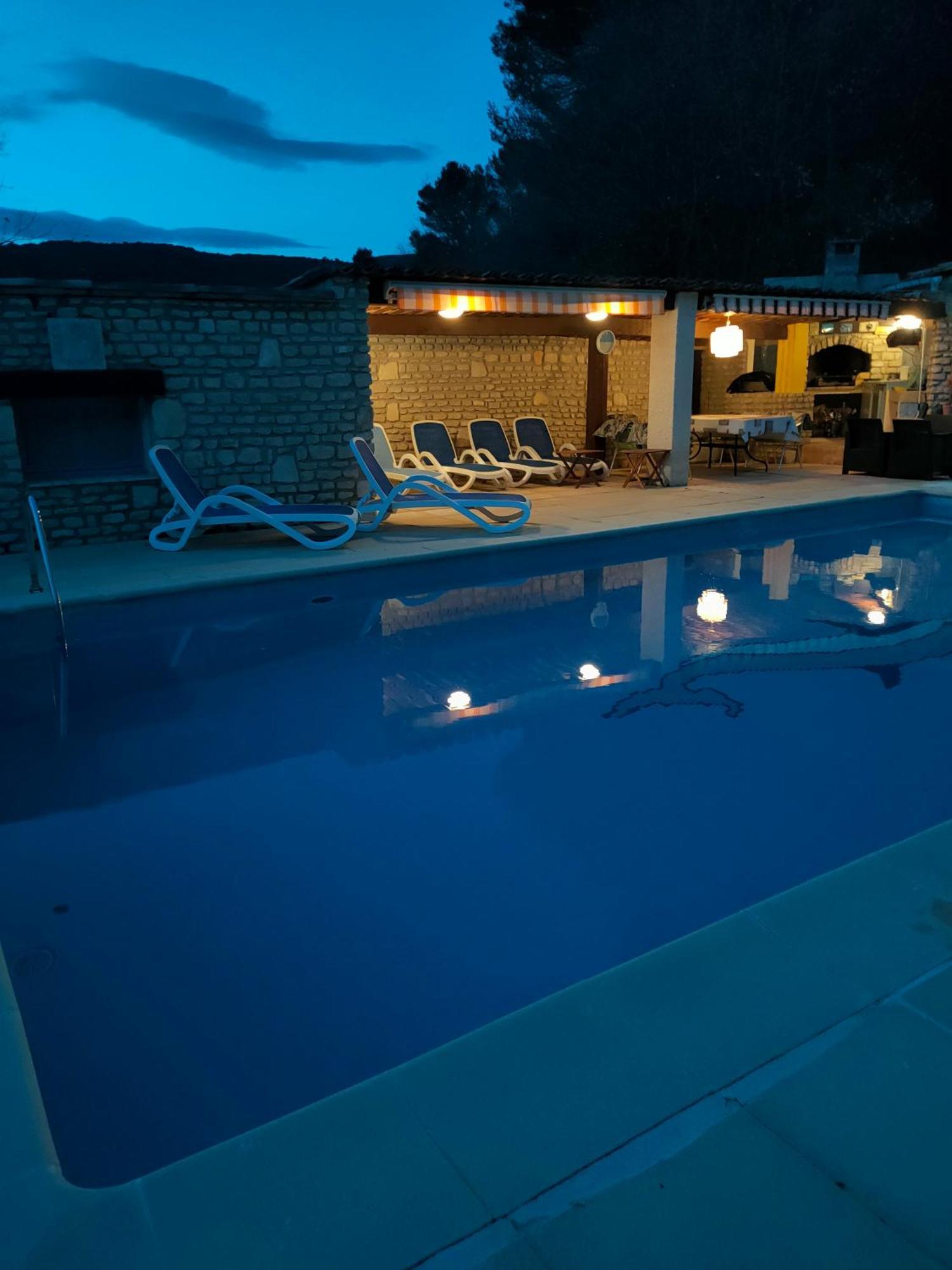 Les Vallons Holiday Home Lioux Extérieur photo