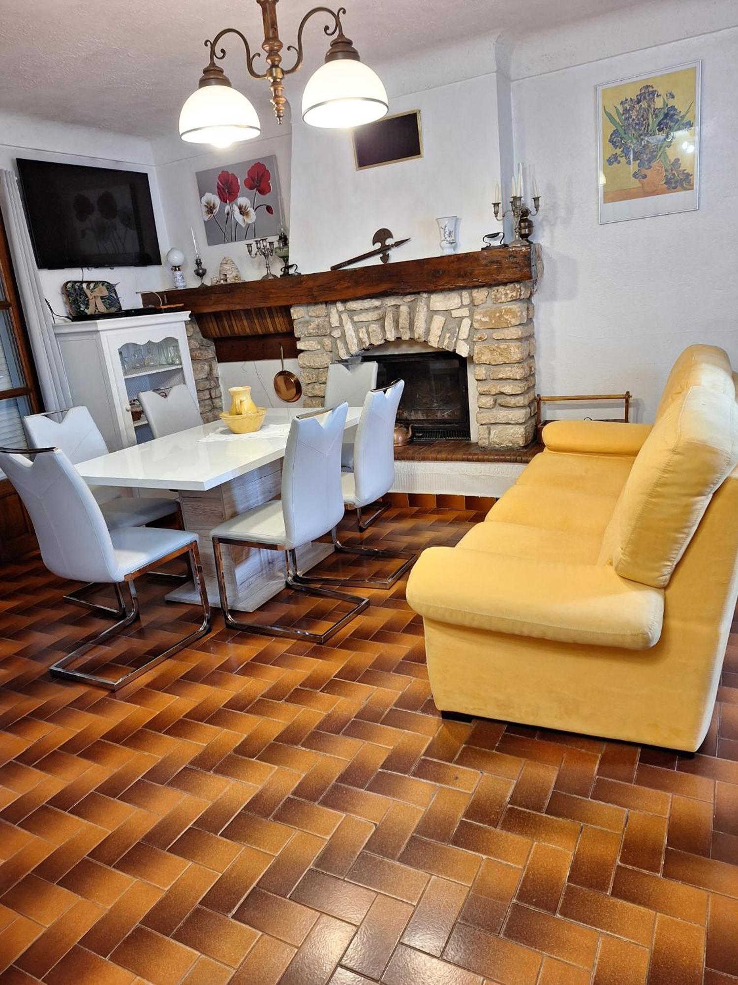 Les Vallons Holiday Home Lioux Extérieur photo