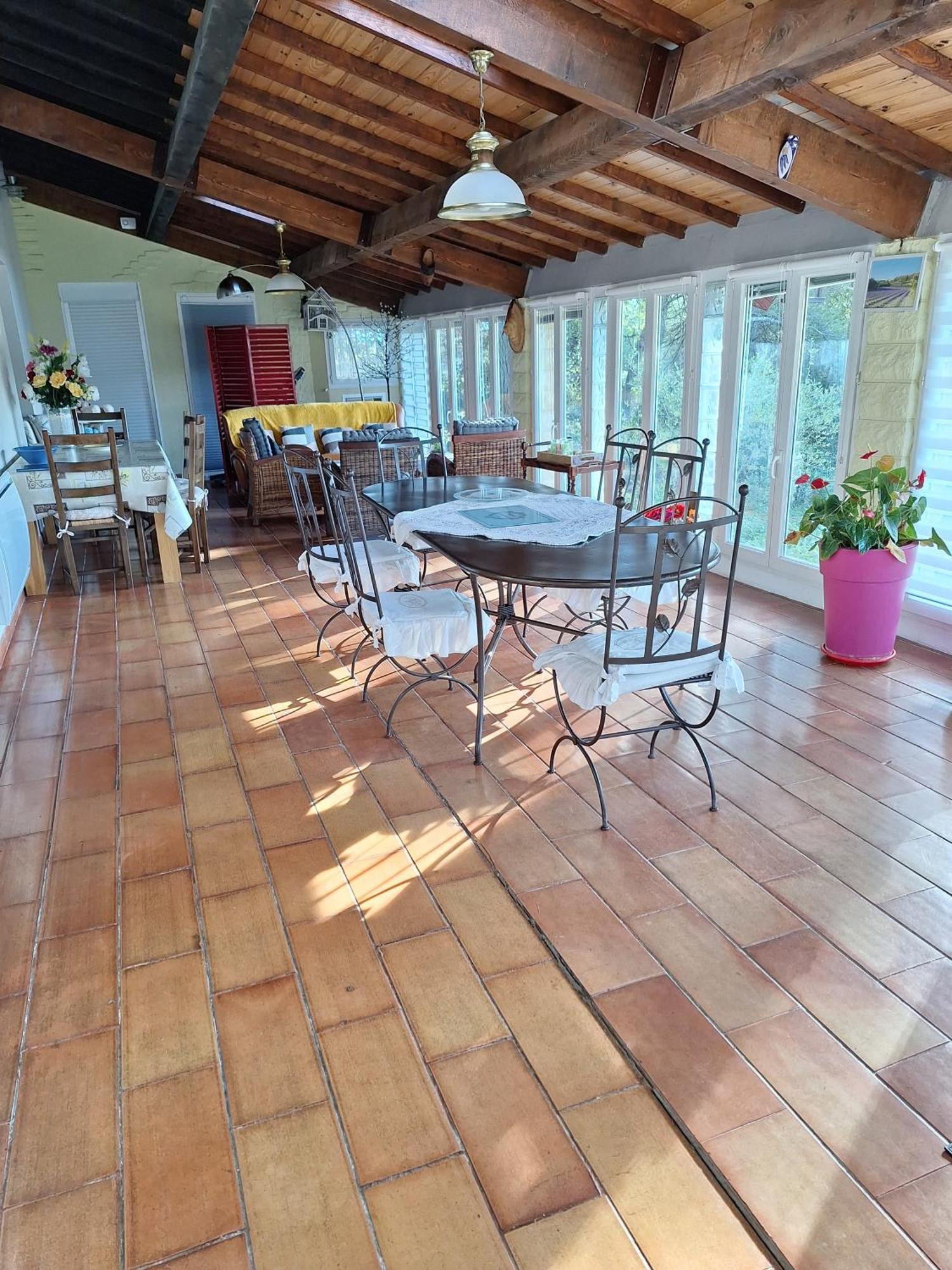Les Vallons Holiday Home Lioux Extérieur photo